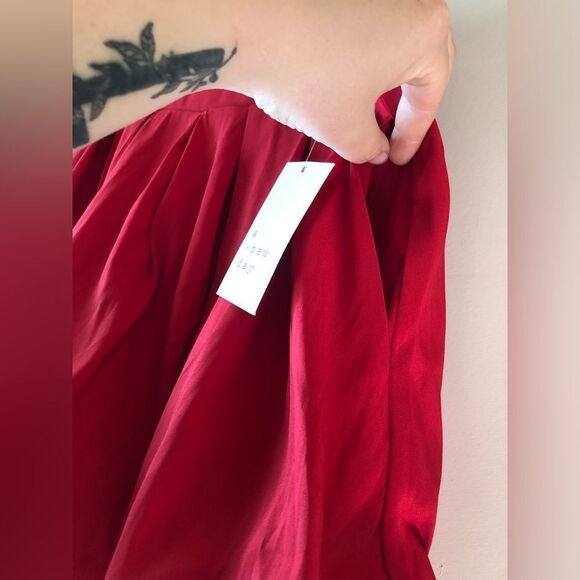 📳 A New Day | NEW Red Puffed Up Skirt - Picture 5 of 5